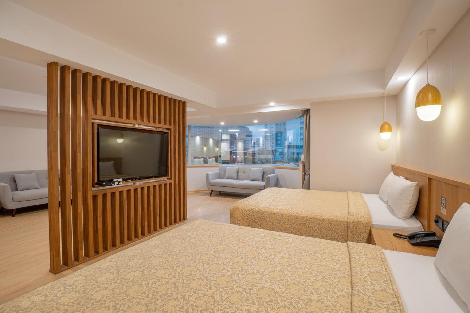 טאיצ'ונג Hamilton Hotel מראה חיצוני תמונה